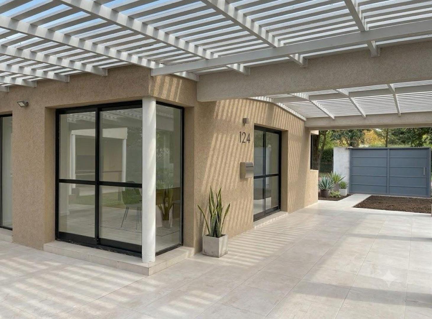 Foto de Casa estrenar tres dormitorios pileta Apta Credito, imagen 4