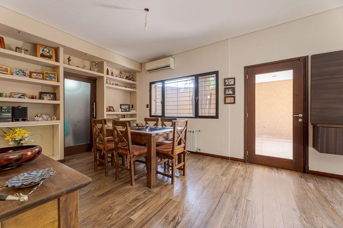 Foto de VENTA CASA DE 3 DORMITORIOS CON PATIO ZONA SUR, imagen 3