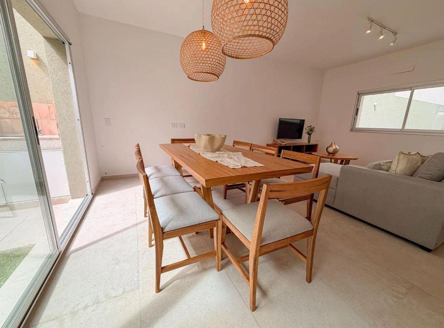 Foto de VENTA CASA PASILLO UNICO 3 DORM PILETA PARRILLERO, imagen 3