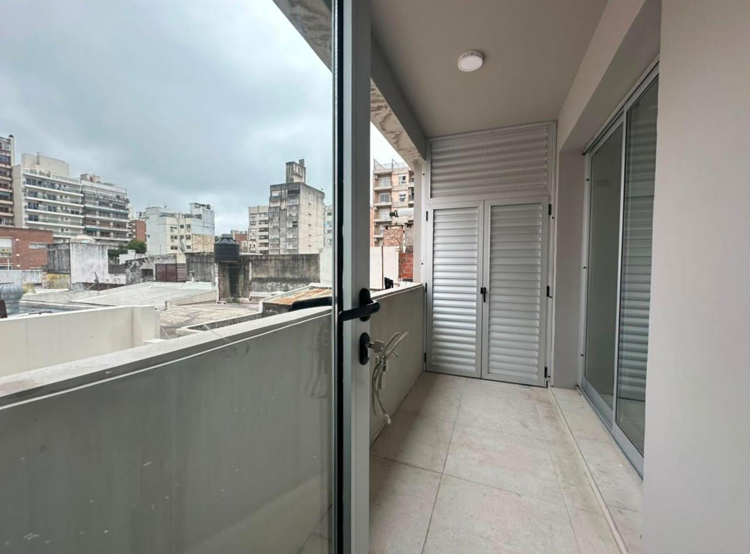 Foto de VENTA DEPARTAMENTO 2 DORMITORIOS CON BALCÓN, imagen 2