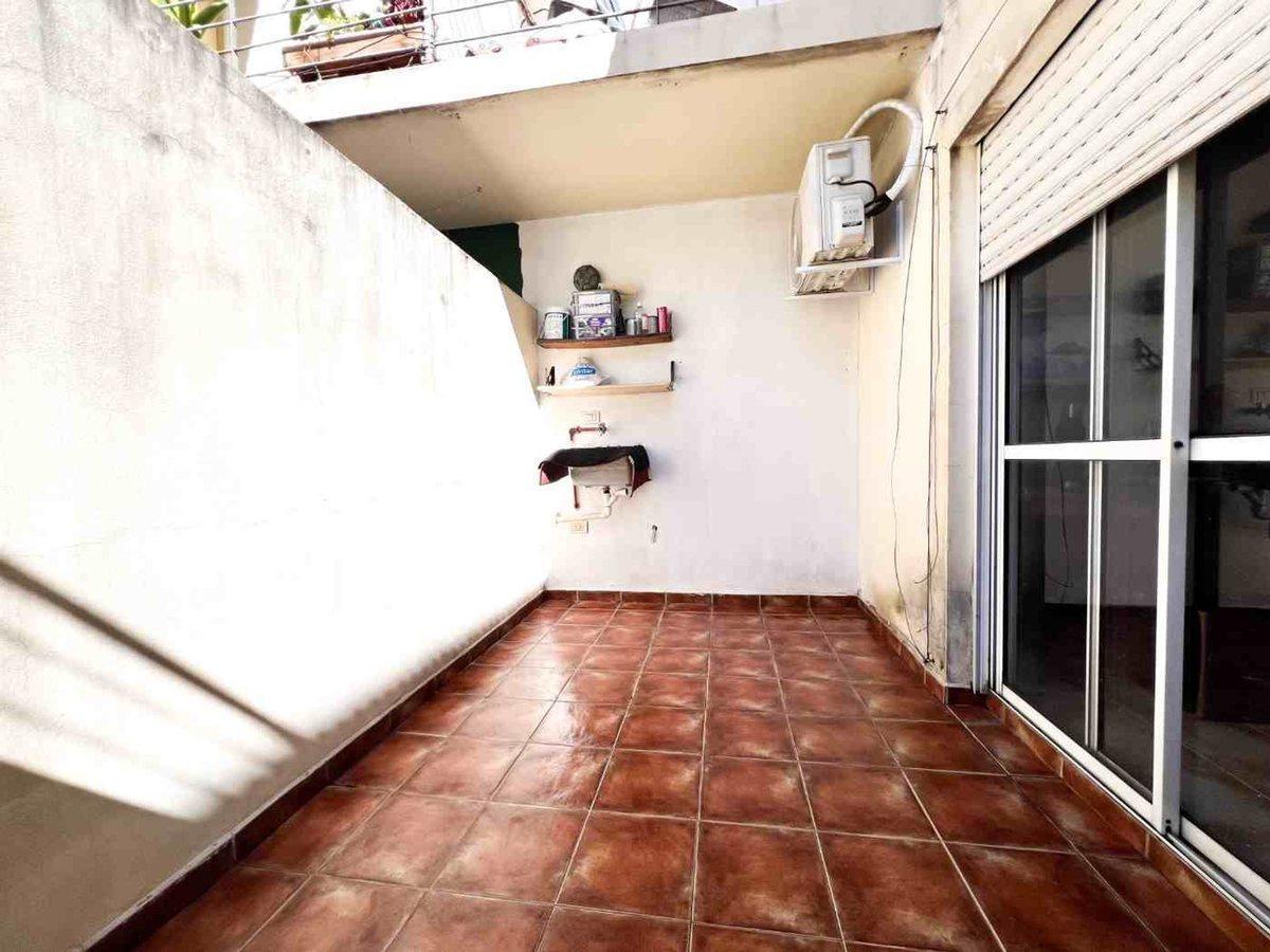 Foto de PH 1 DORMITORIO EN VENTA SOBRA AV FRANCIA, imagen 1