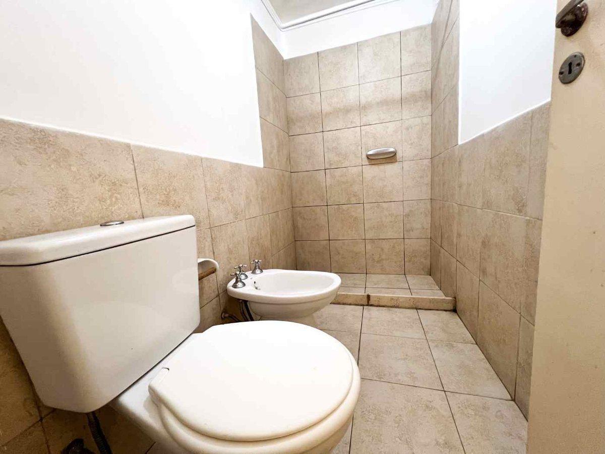 Foto de PH 1 DORMITORIO EN VENTA SOBRA AV FRANCIA, imagen 5