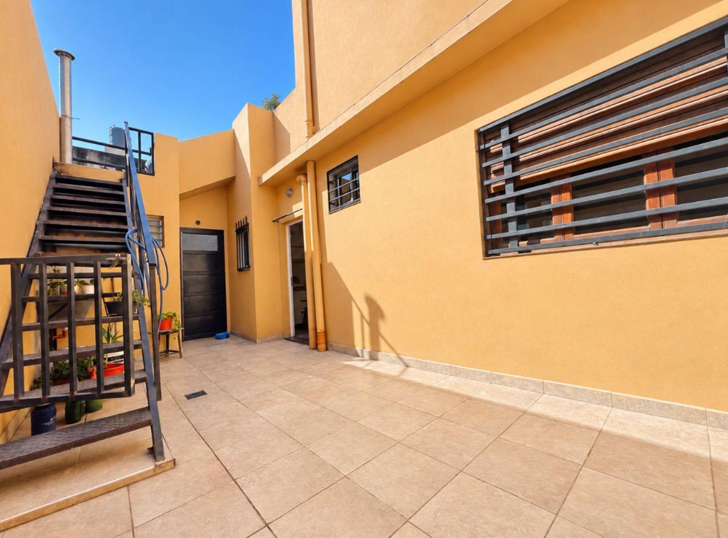 Foto de CASA 3 DORMITORIOS EN VENTA CON PATIO Y TERRAZA, imagen 3
