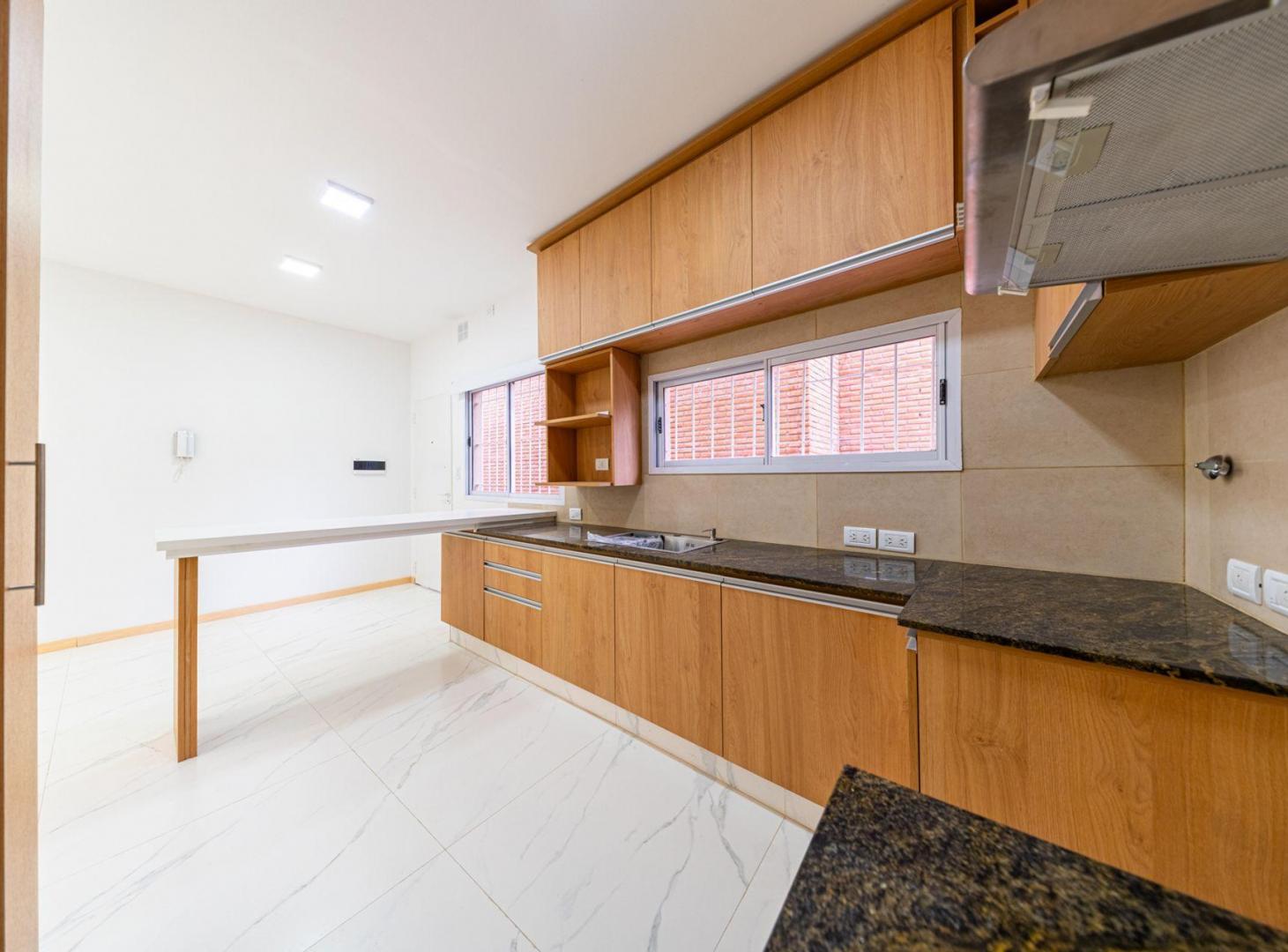 Foto de VENTA CASA PASILLO 4 DORMITORIOS TERRAZA 3 BAÑOS, imagen 4