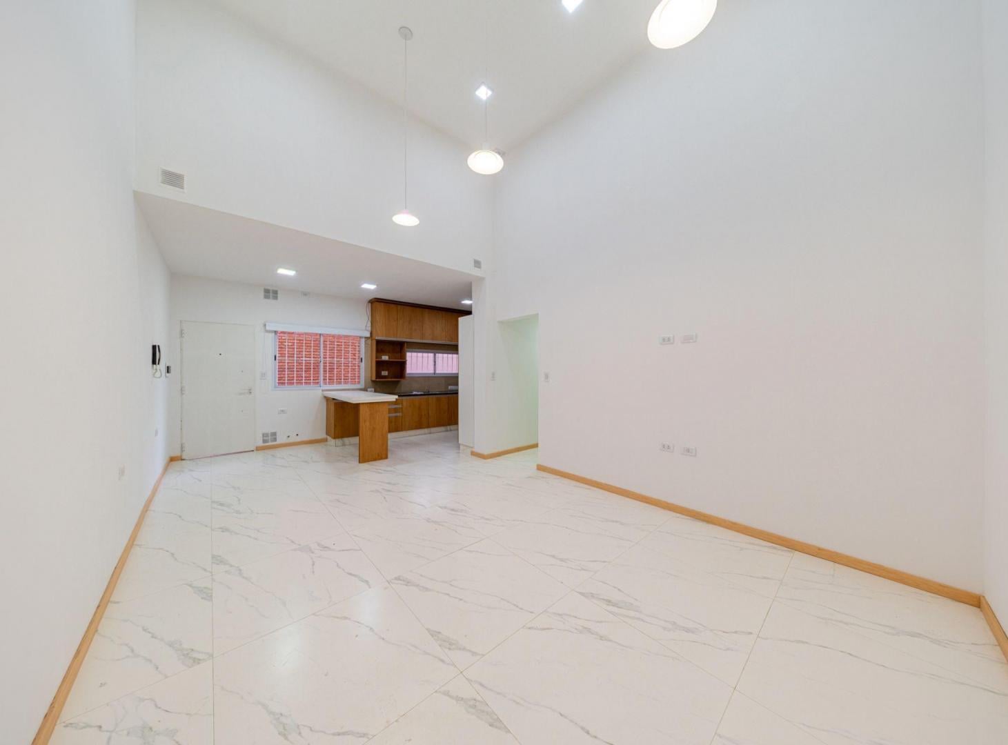 Foto de VENTA CASA PASILLO 4 DORMITORIOS TERRAZA 3 BAÑOS, imagen 1