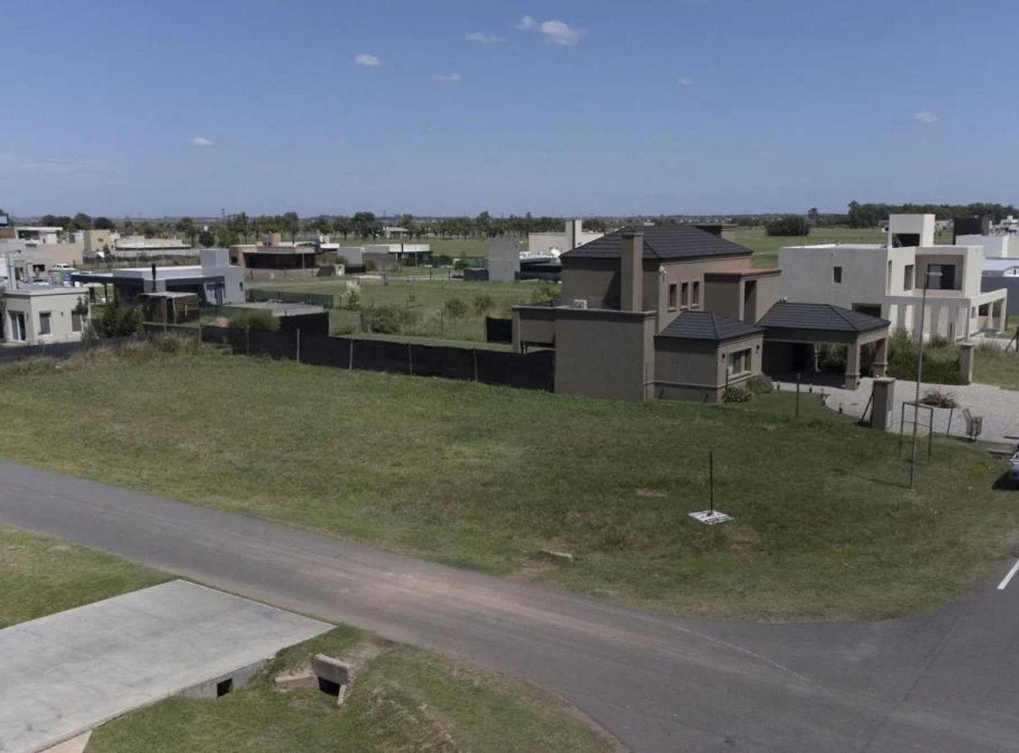 Foto de VENTA TERRENO DE ESQUINA COMERCIAL DON MATEO, imagen 3