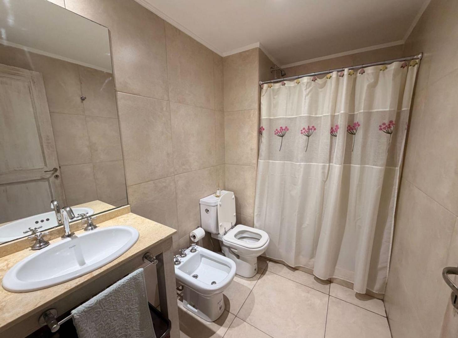 Foto de VENTA - MONOAMBIENTE MUY AMPLIO CON PATIO, imagen 4