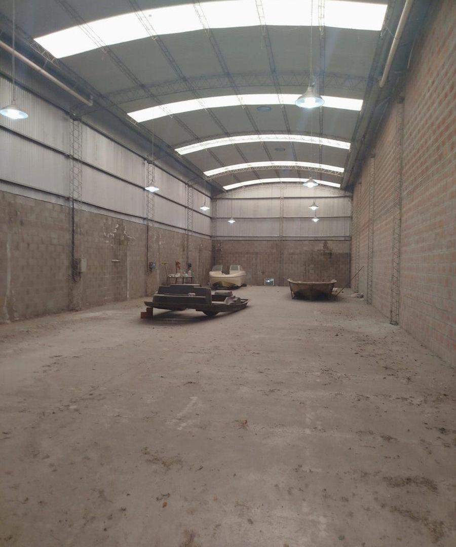 Foto de IMPORTANTE GALPÓN EN SAN LORENZO, imagen 4