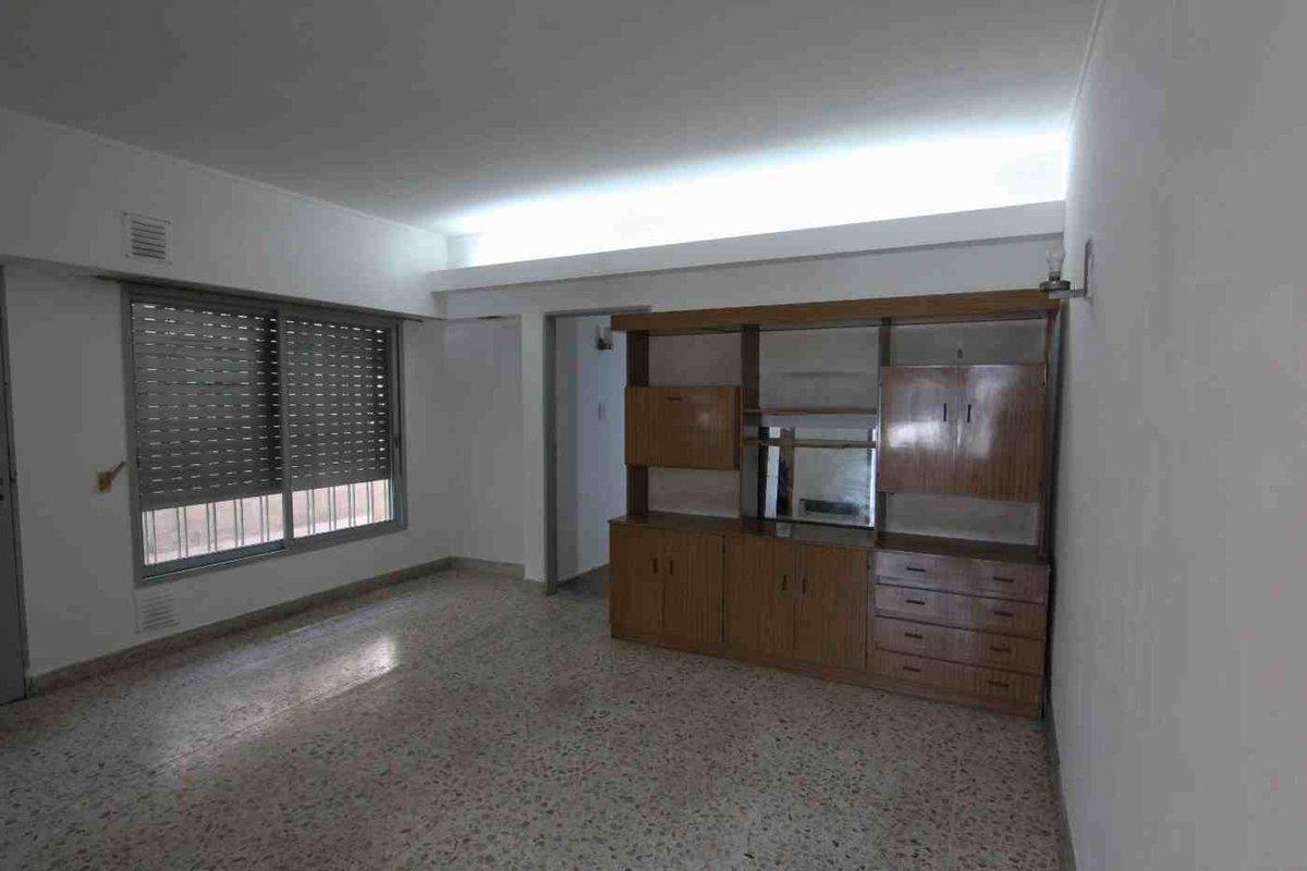 Foto de CASA EN VENTA DOS DORMITORIOS COCHERA, imagen 2