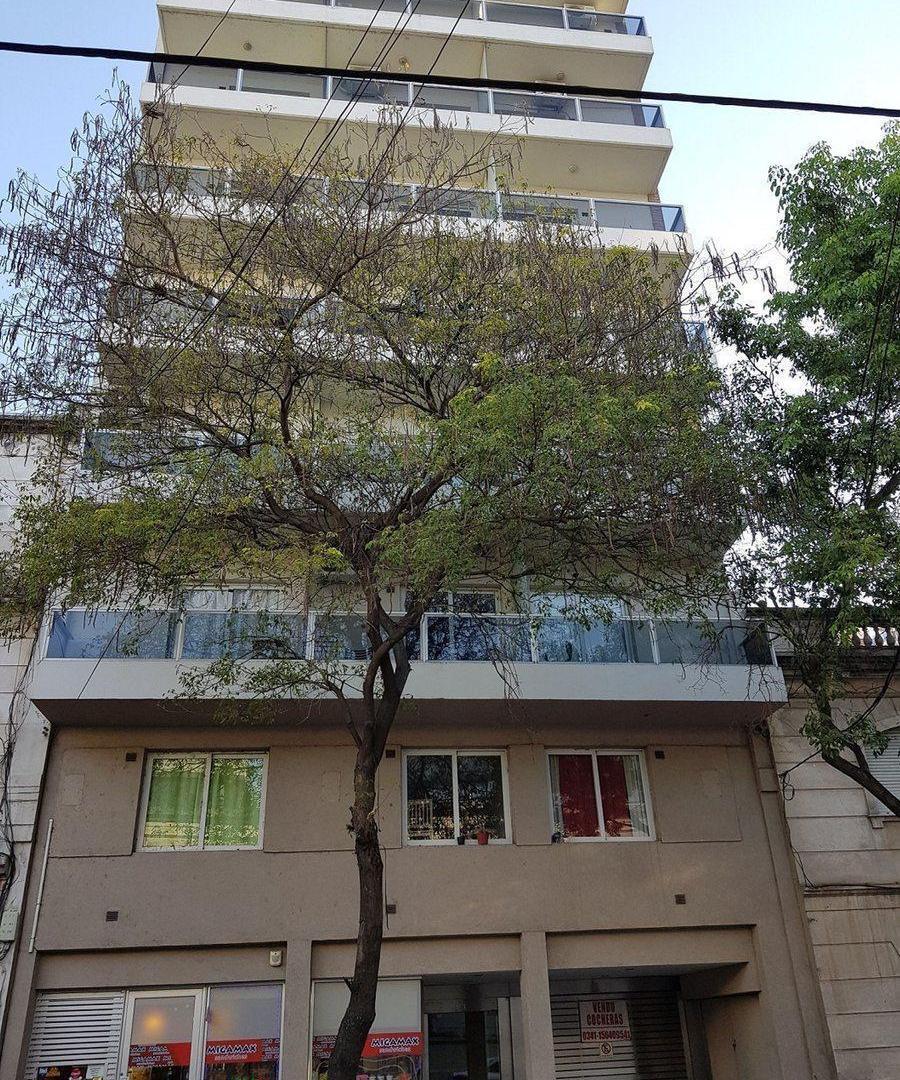 Foto de Departamento en venta con balcón . Barrio Martin., imagen 1