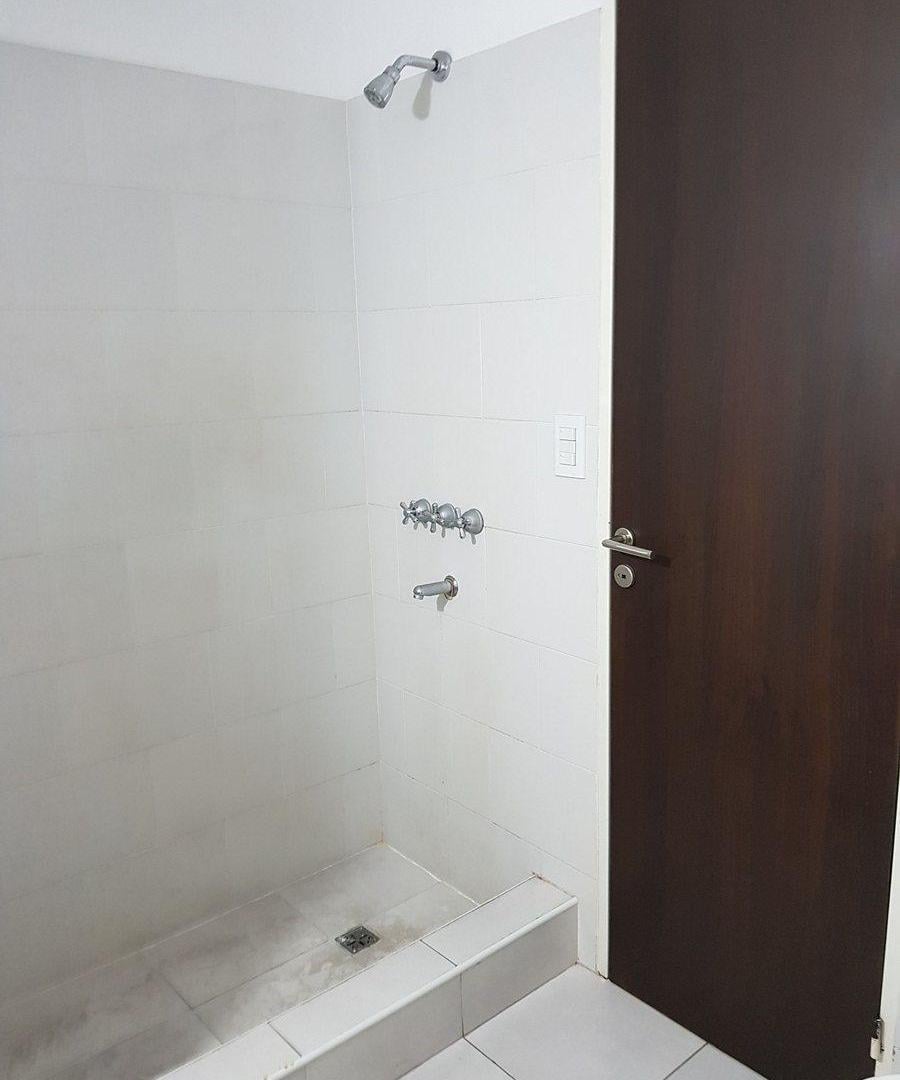 Foto de Departamento en venta con balcón . Barrio Martin., imagen 4
