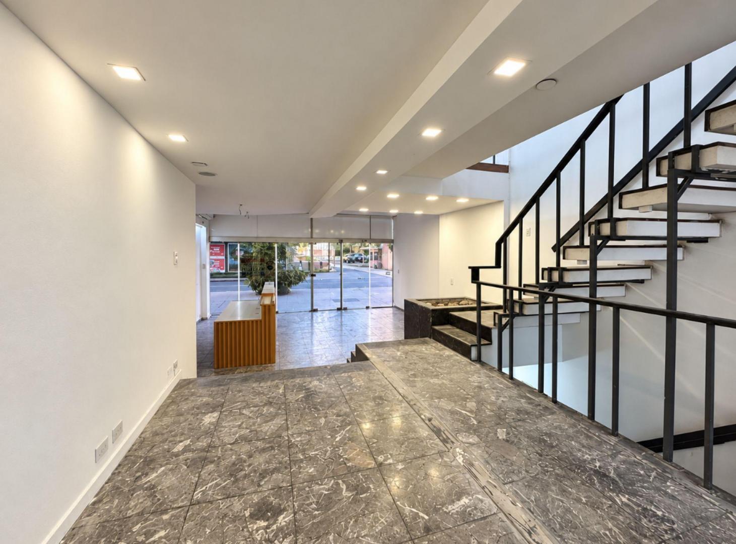 Foto de VENTA OFICINA DE 3 PLANTAS EN ROSARIO CENTRO 516M2, imagen 5