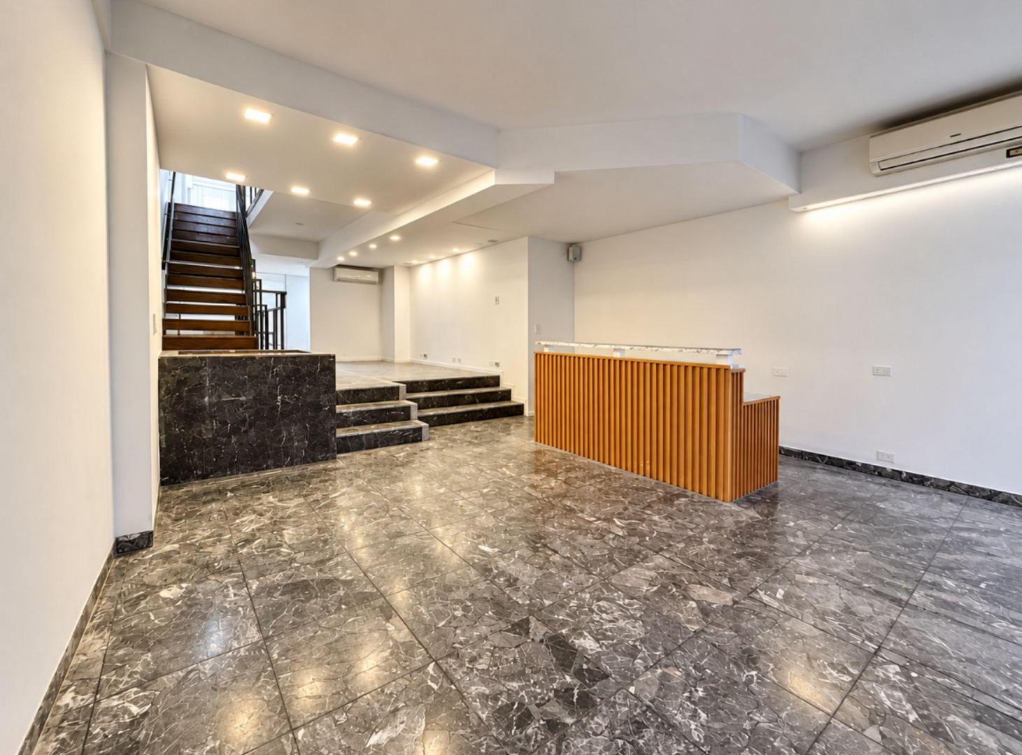 Foto de VENTA OFICINA DE 3 PLANTAS EN ROSARIO CENTRO 516M2, imagen 1