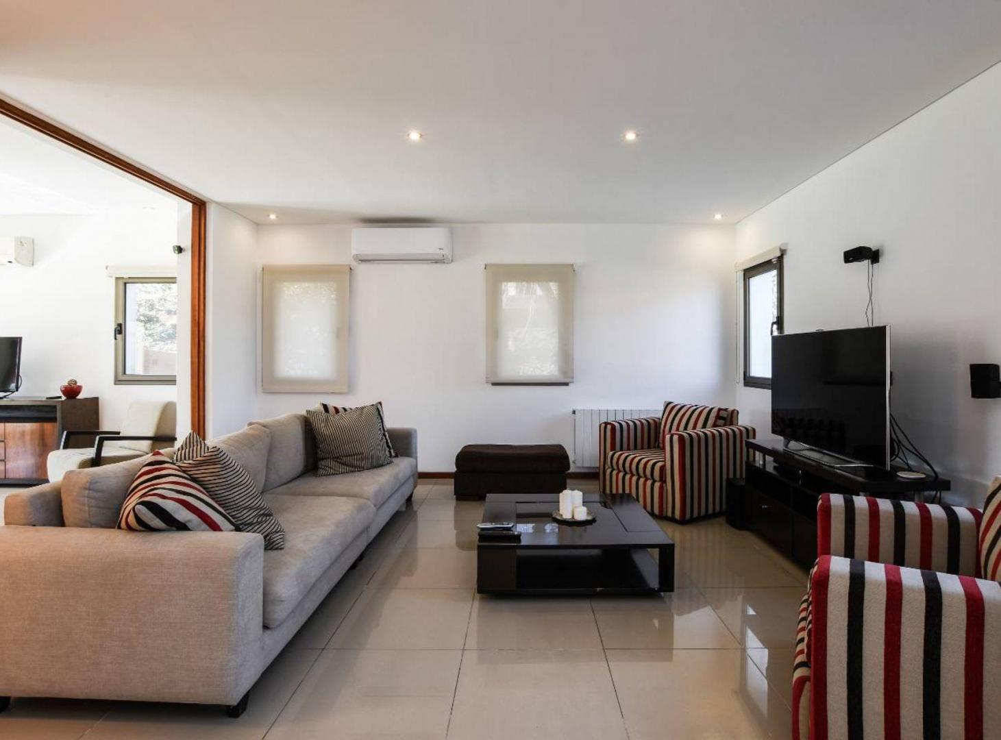 Foto de VENTA CASA EN FUNES HILLS SAN MARINO, imagen 4