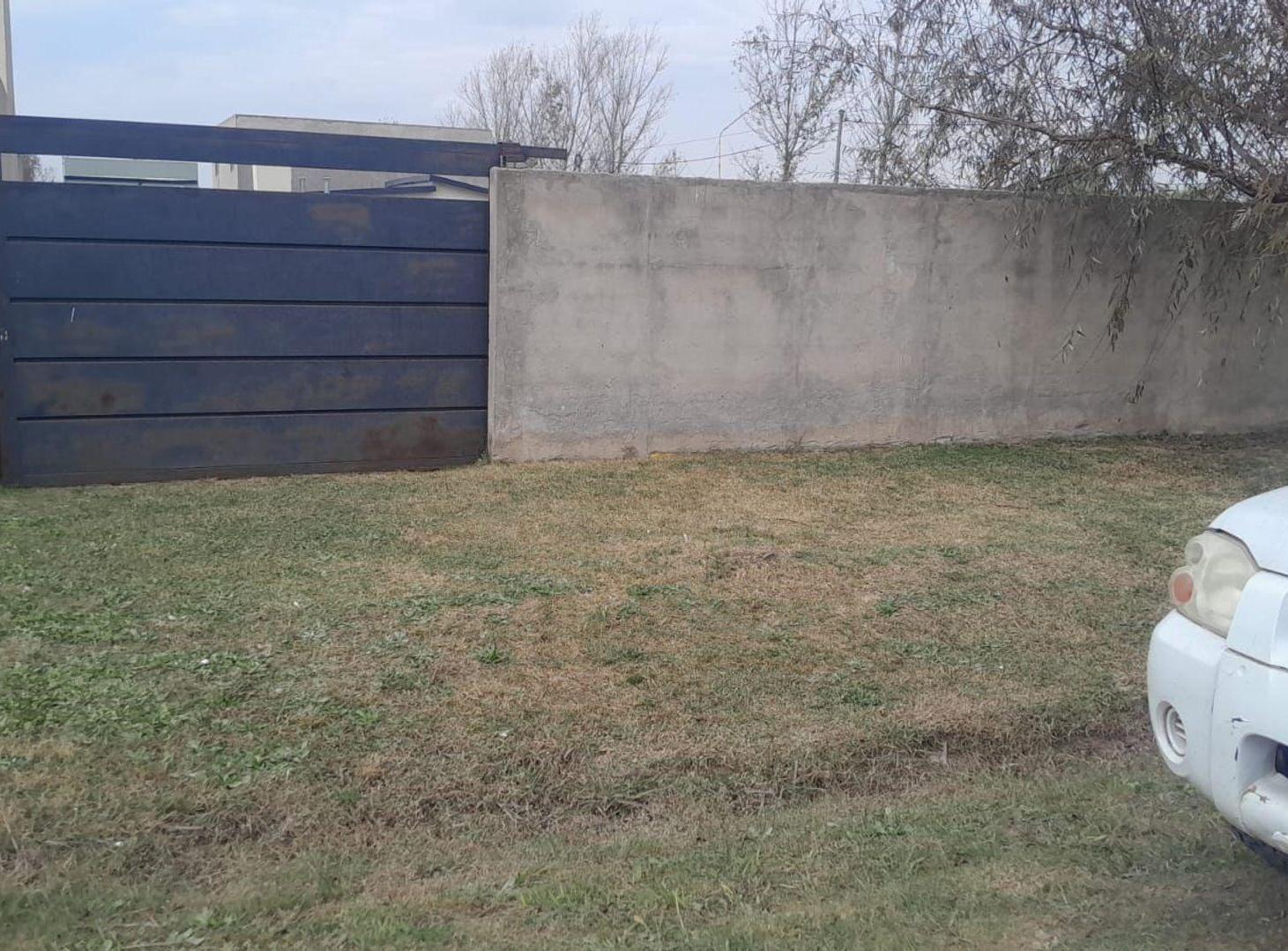 Foto de TERRENO CON PILETA Y PORTON - TDS3, imagen 4