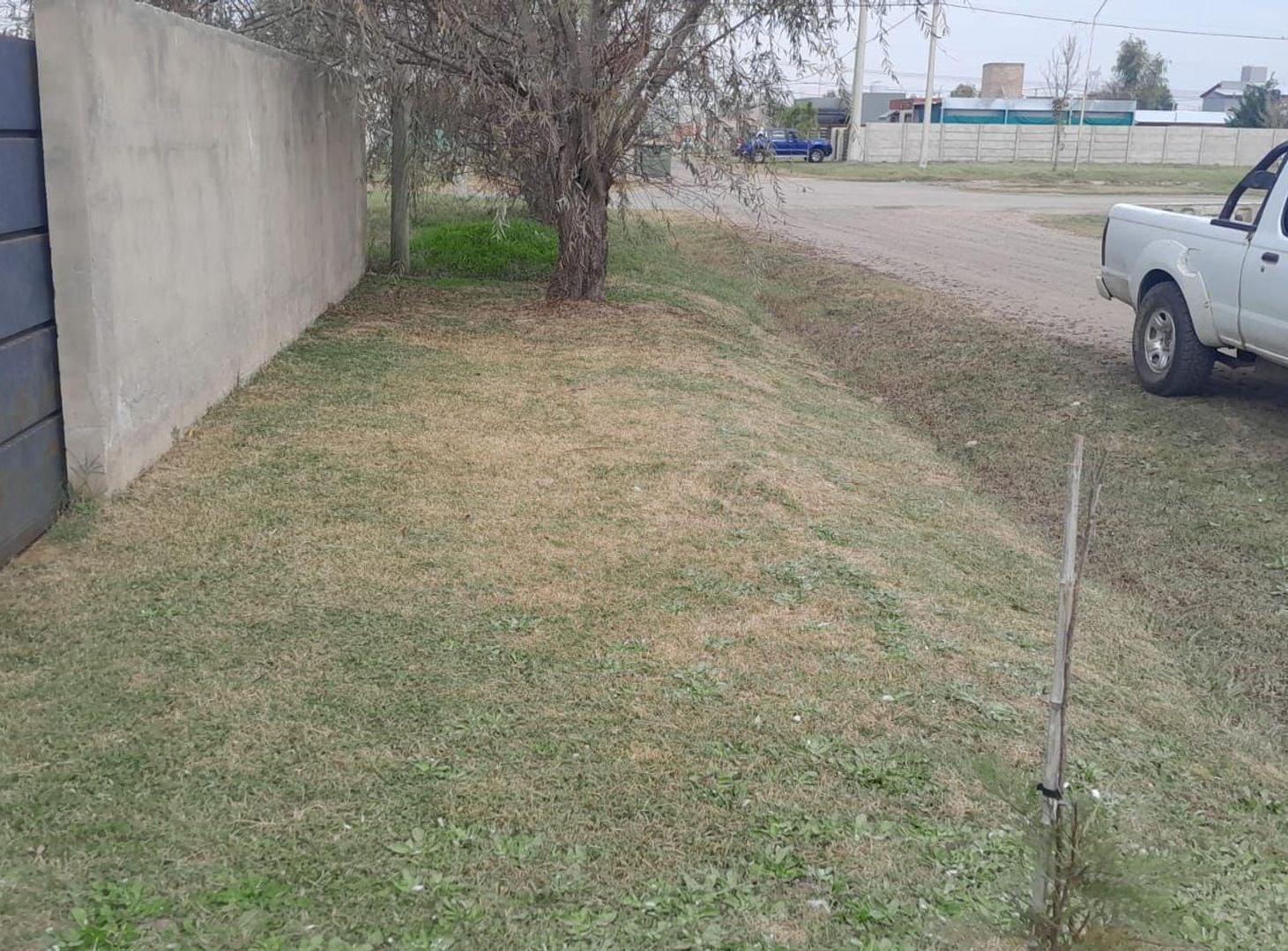 Foto de TERRENO CON PILETA Y PORTON - TDS3, imagen 3