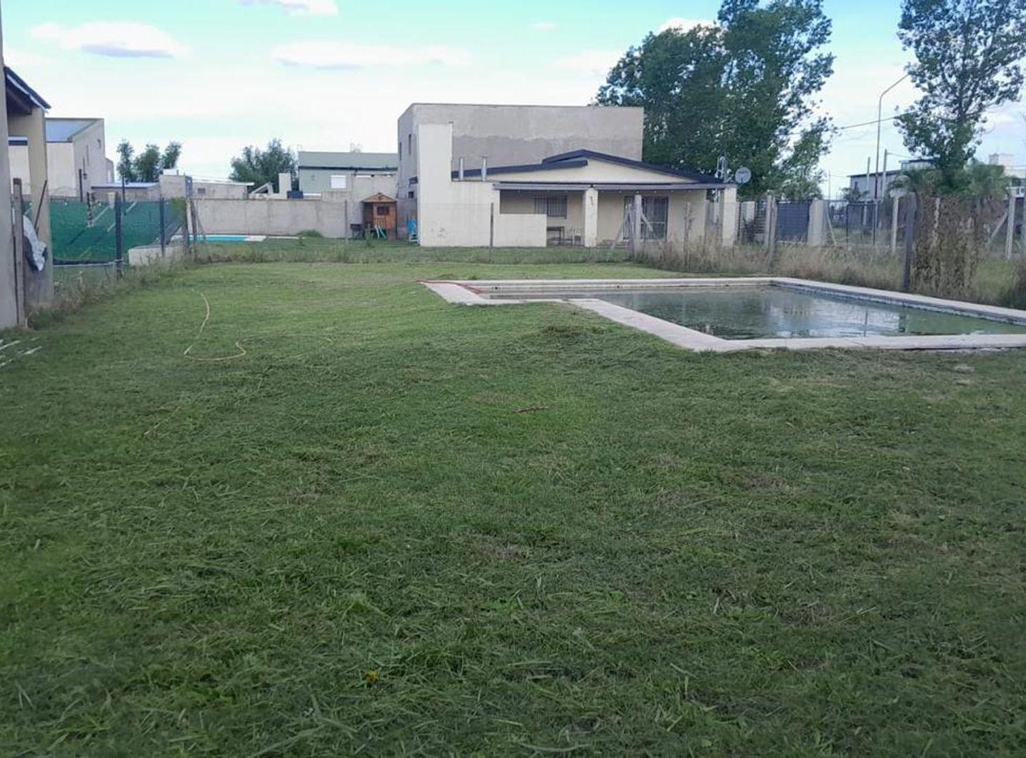 Foto de TERRENO CON PILETA Y PORTON - TDS3, imagen 1