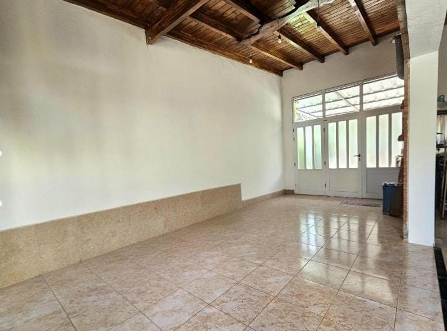 Foto de Casa de 3 dormitorios con piscina y doble acceso, imagen 1