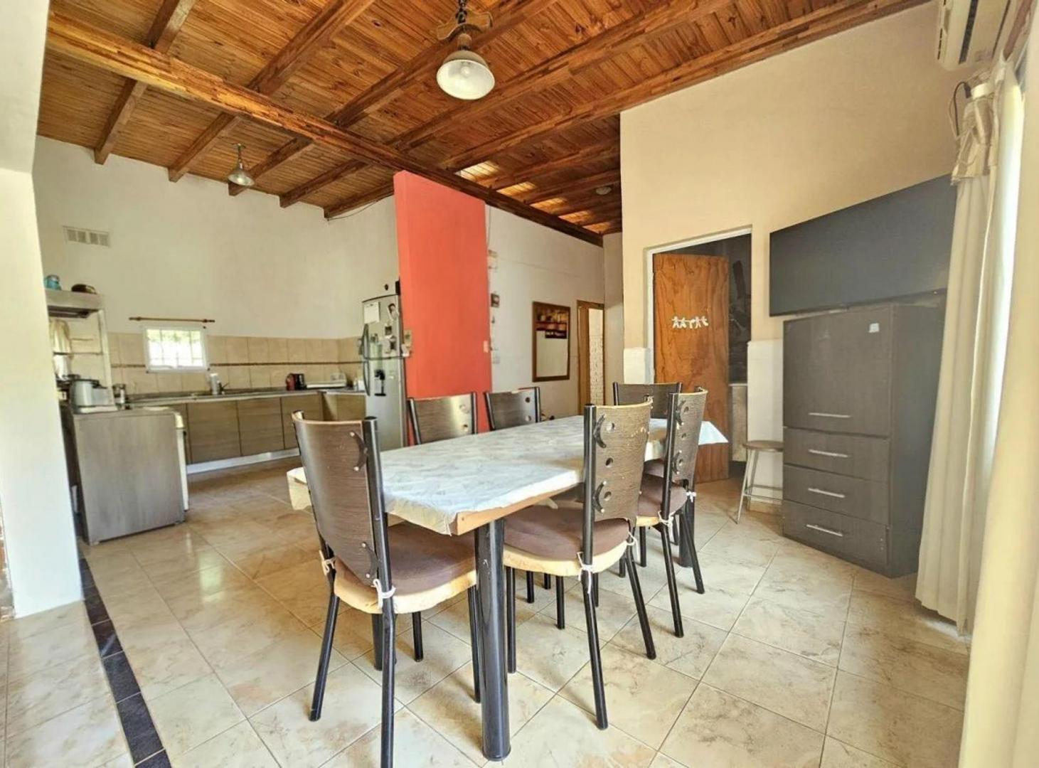 Foto de Casa de 3 dormitorios con piscina y doble acceso, imagen 3