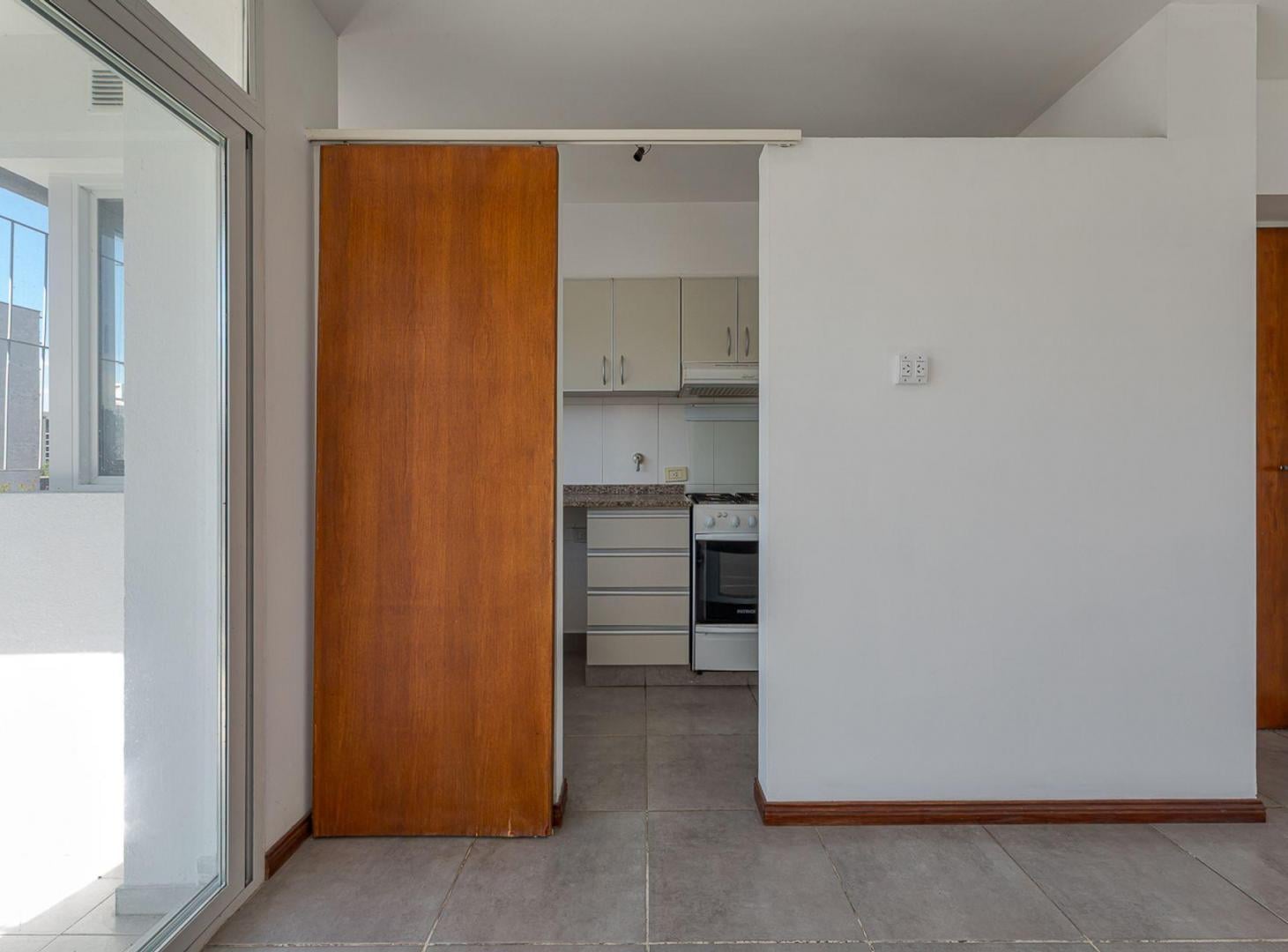 Foto de VENTA DEPARTAMENTO 1 DORMITORIO ECHESORTU, imagen 4