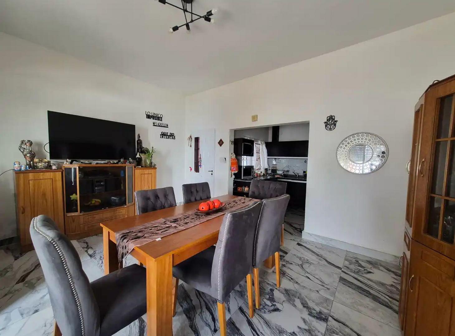 Foto de CASA FRENTE 3 DORM EN VENTA - BARRIO LA FLORIDA, imagen 1