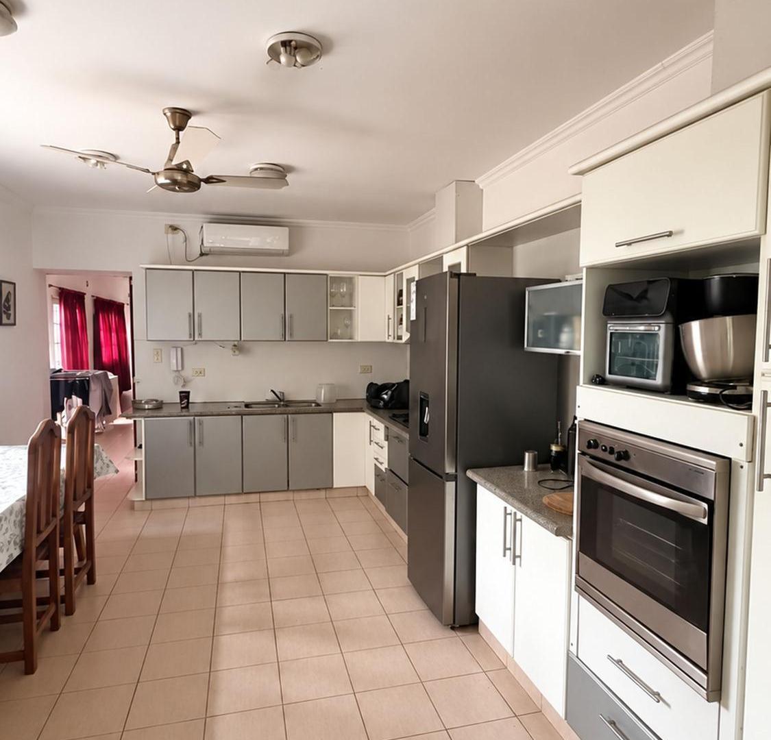 Foto de Venta Excepcional Casa Con Patio Las Parejas, imagen 3