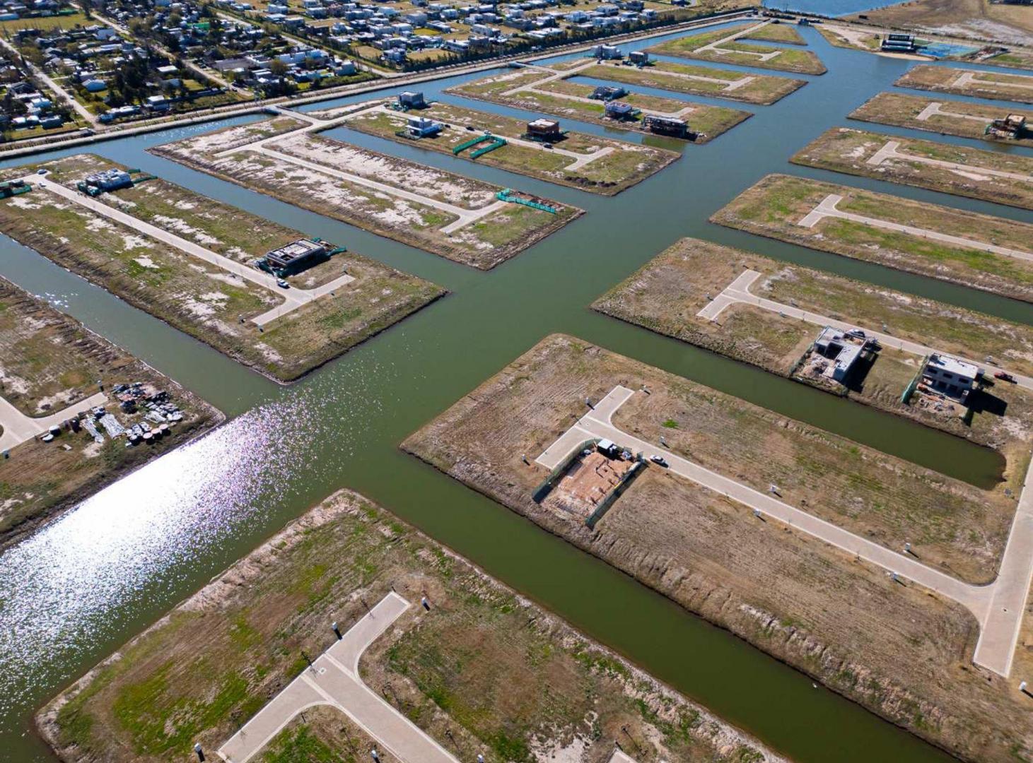 Foto de VENTA LOTE BARRIO PRIVADO FUNES LAKES ISLA H, imagen 3