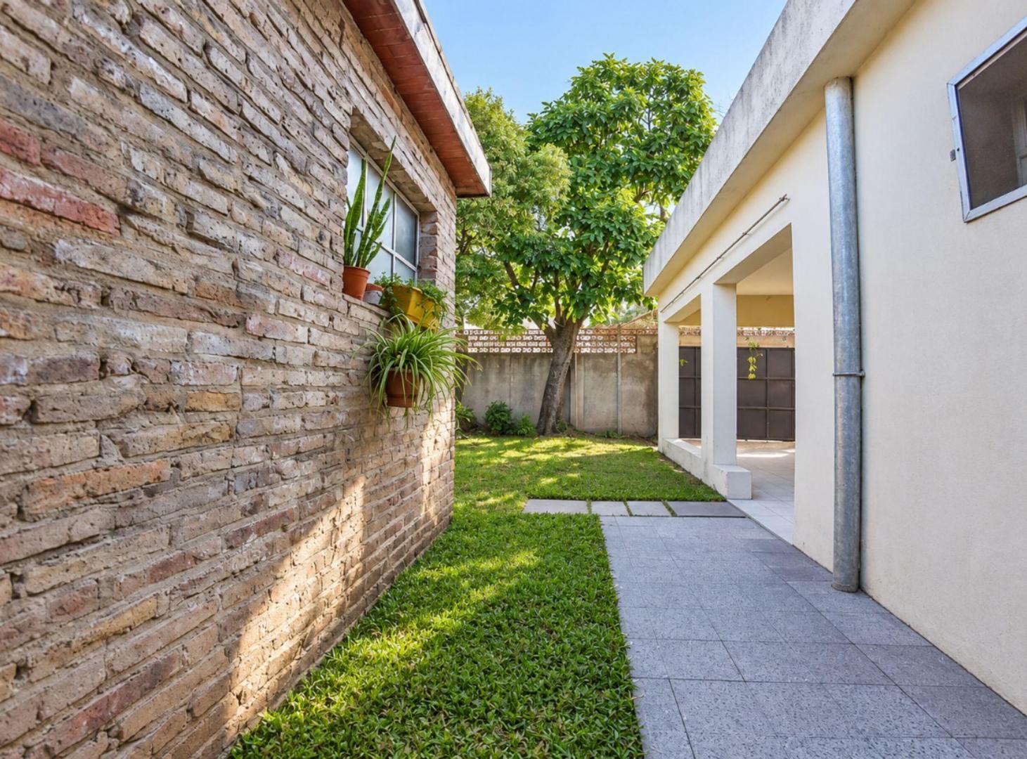 Foto de OPORTUNIDAD ! CASA A LA VENTA EN BARRIO INDUSTRIAL, imagen 3