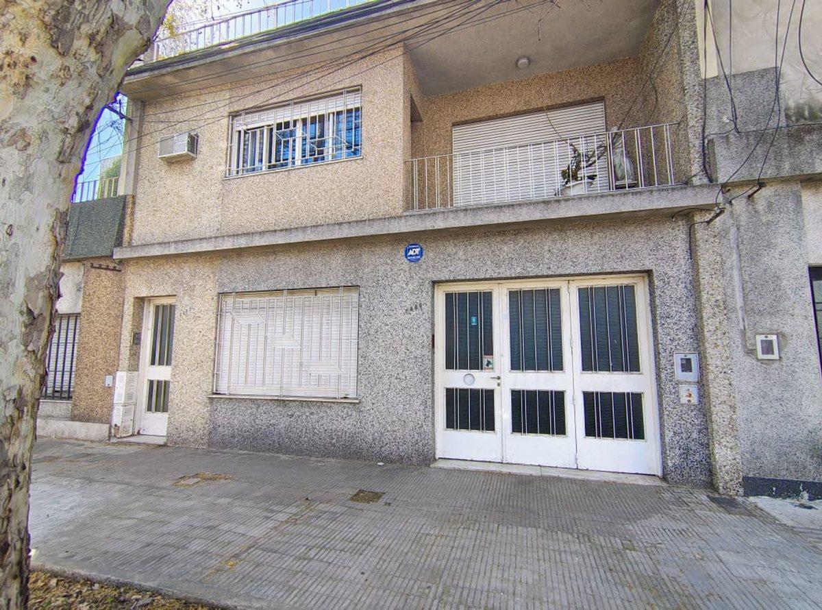 Foto de AMPLIA CASA 4 DORM CON BALCON ATERRAZADO Y PATIO, imagen 1