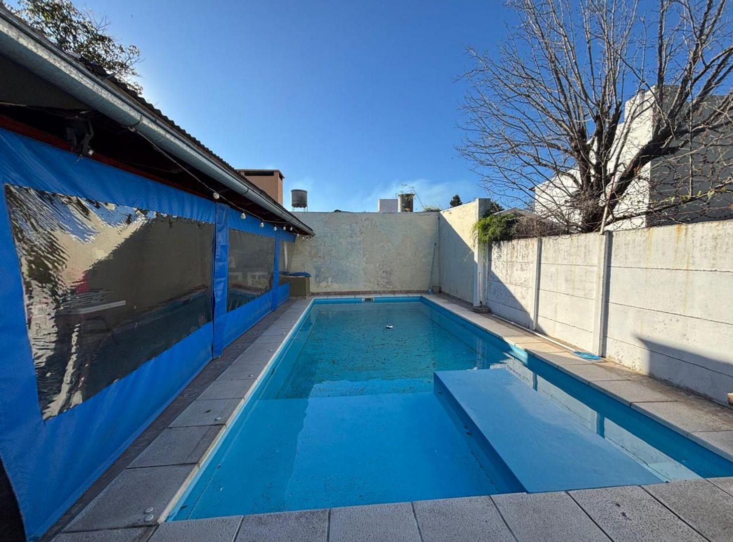 Foto de VENTA CASA 3 DORMITORIOS-PILETA-QUINCHO-COCHERA, imagen 1