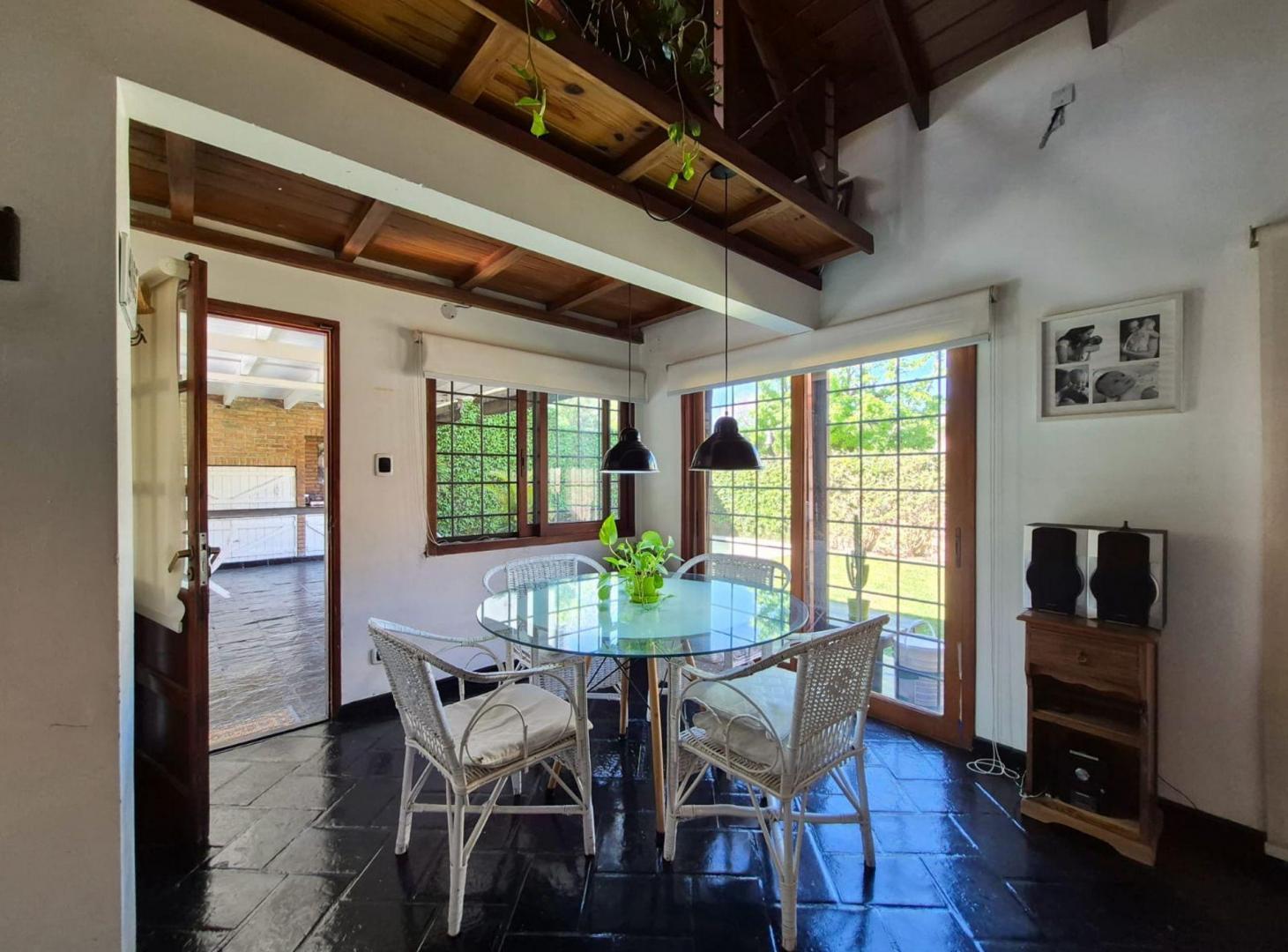 Foto de Casa de 4 dormitorios, pileta y garage . Fisherton, imagen 5
