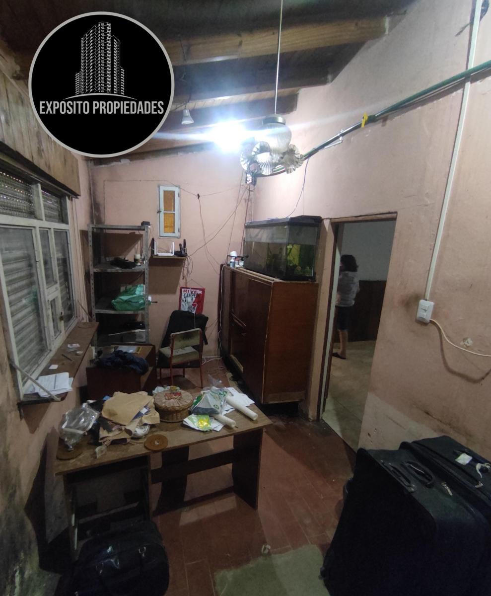 Venta 2 Propiedades(Pta. Baja 4 amb. Pta. Alta 3 amb) con garaje y jardín.