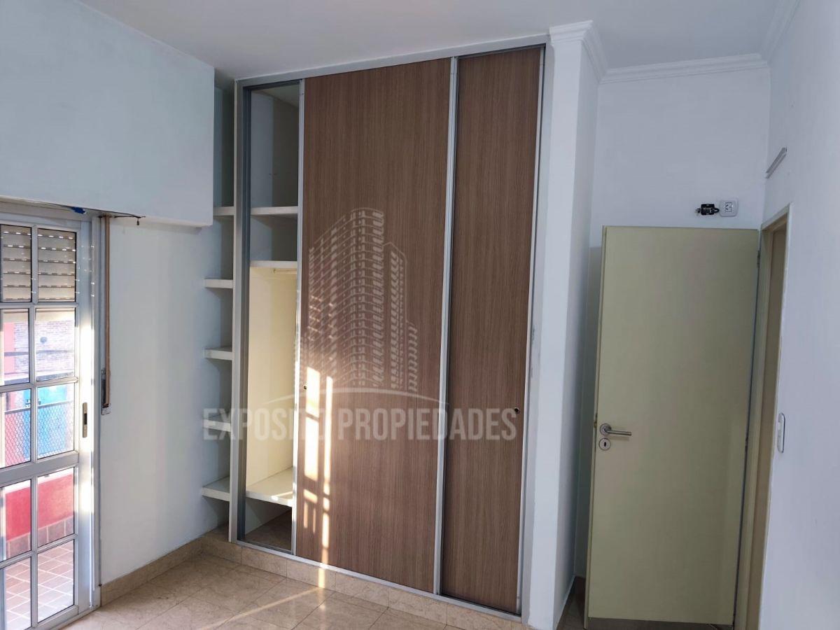 Foto de 4 AMBIENTES EN 1ER PISO POR ESCALERA C/ BALCÓN - SIN EXPENSAS - LOMA, imagen 5