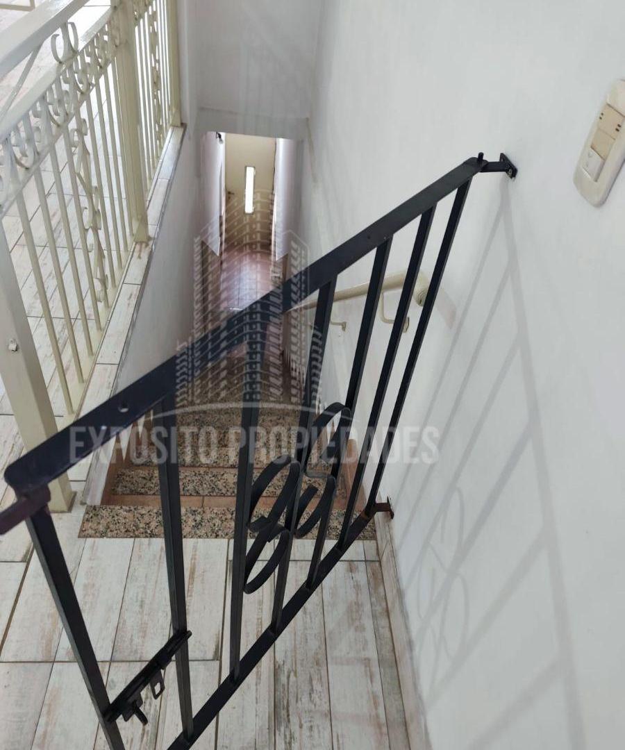 Foto de 4 AMBIENTES EN 1ER PISO POR ESCALERA C/ BALCÓN - SIN EXPENSAS - LOMA, imagen 1