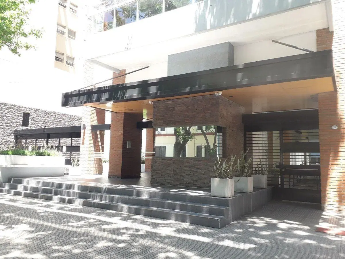 ¡IMPECABLE SEMIPISO DE 3 AMBIENTES CON AMENITIES Y DOBLE COCHERA! 3