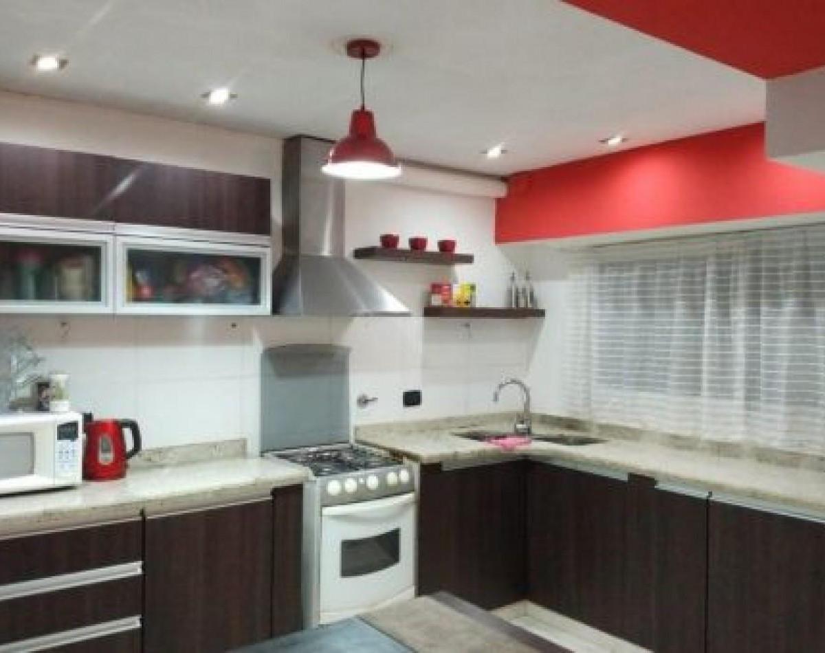 Foto de CHALET MODERNO 2 DORMITORIOS Y PARQUE. Chalet en Venta, imagen 4