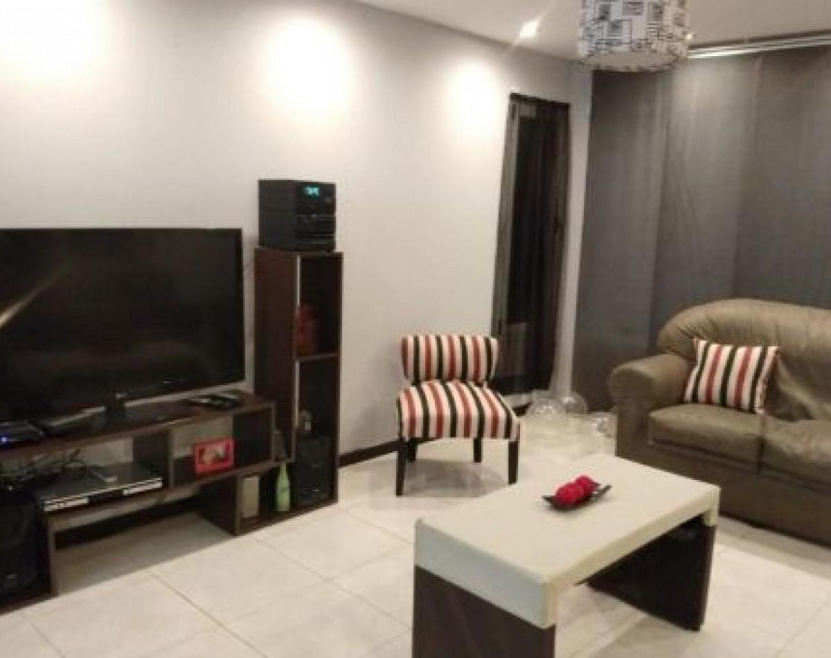 Foto de CHALET MODERNO 2 DORMITORIOS Y PARQUE. Chalet en Venta, imagen 2