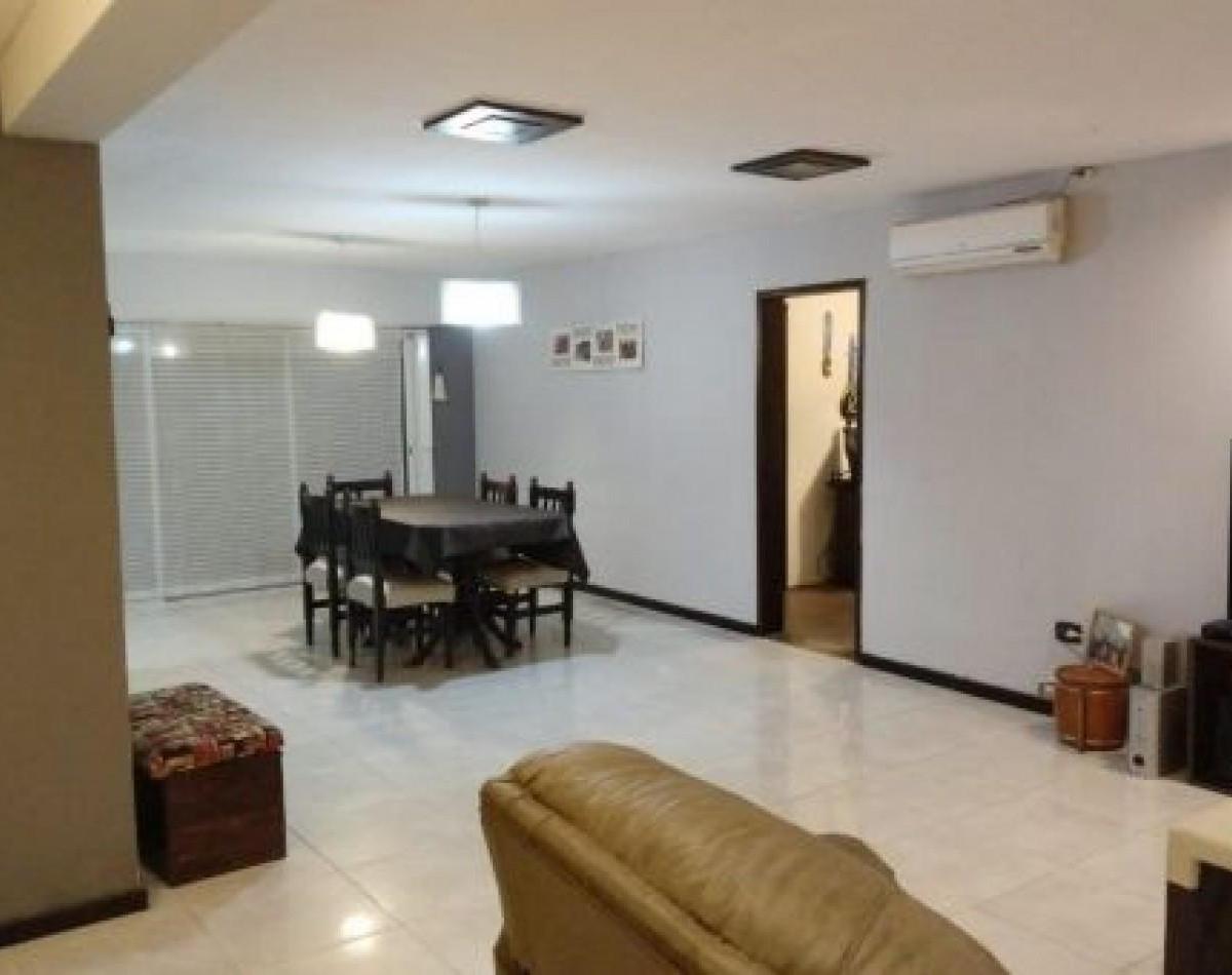 Foto de CHALET MODERNO 2 DORMITORIOS Y PARQUE. Chalet en Venta, imagen 5