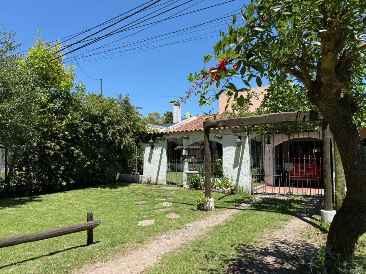 HERMOSO CHALET EN VENTA EN BARRIO LA FLORIDA 4