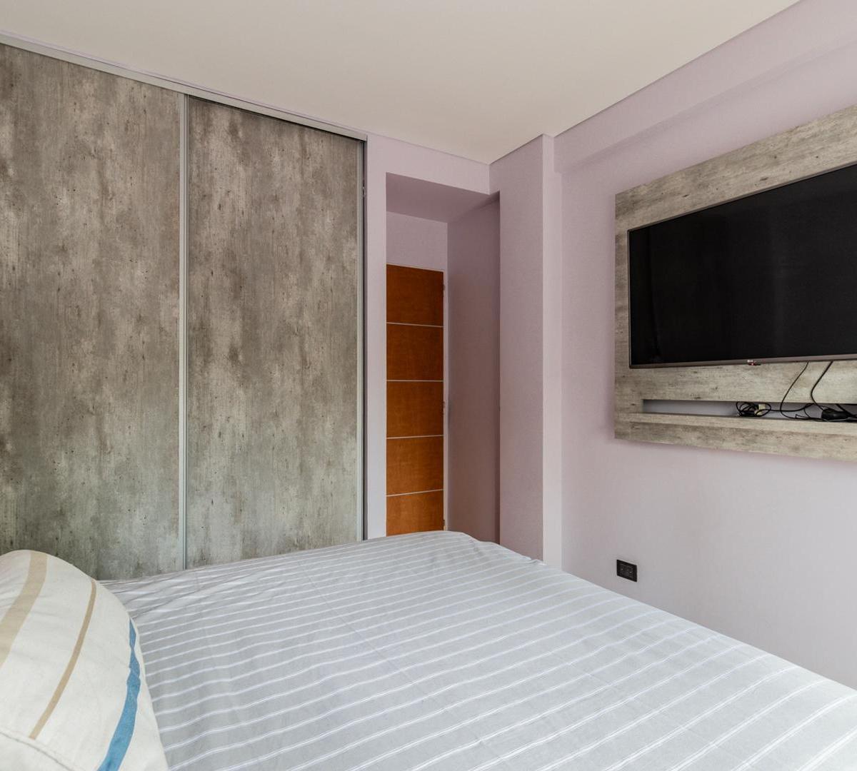 Departamento de 4 Ambientes con Dependencia Cochera y Baulera en Venta Caballito 3