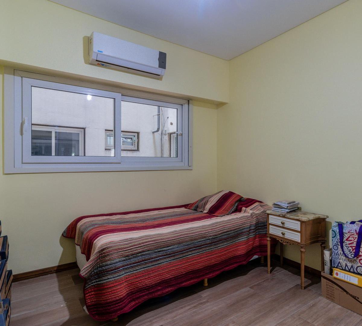 Departamento de 4 Ambientes con Dependencia Cochera y Baulera en Venta Caballito 5