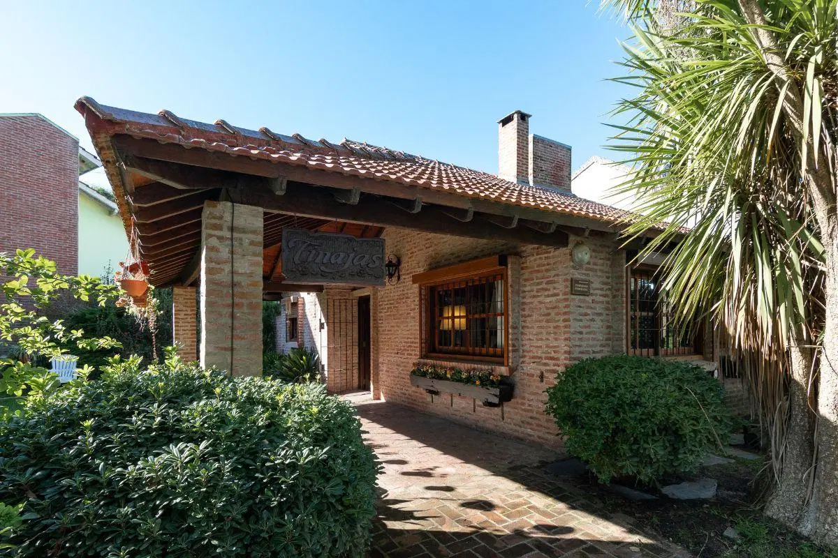 Casa en venta - 4 ambientes - Villa Gesell - Zona Centro. 4