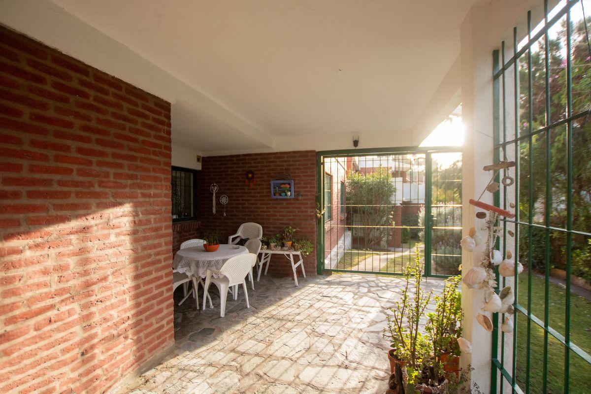Foto de PH de 3 ambientes con escritorio - Cochera - Apto Crédito Hipotecario., imagen 2