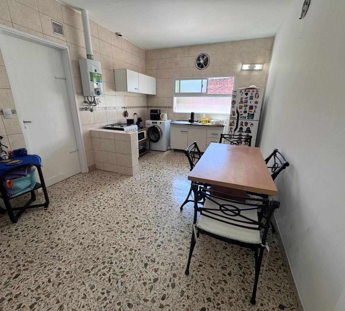 Departamento Tipo Casa de 4 Amb. con Terraza Propia. 5