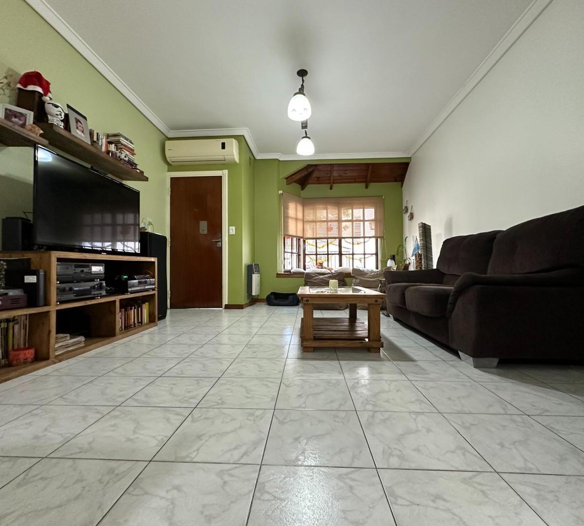 Triplex de 4 Ambientes con Patio y Playrrom. 4