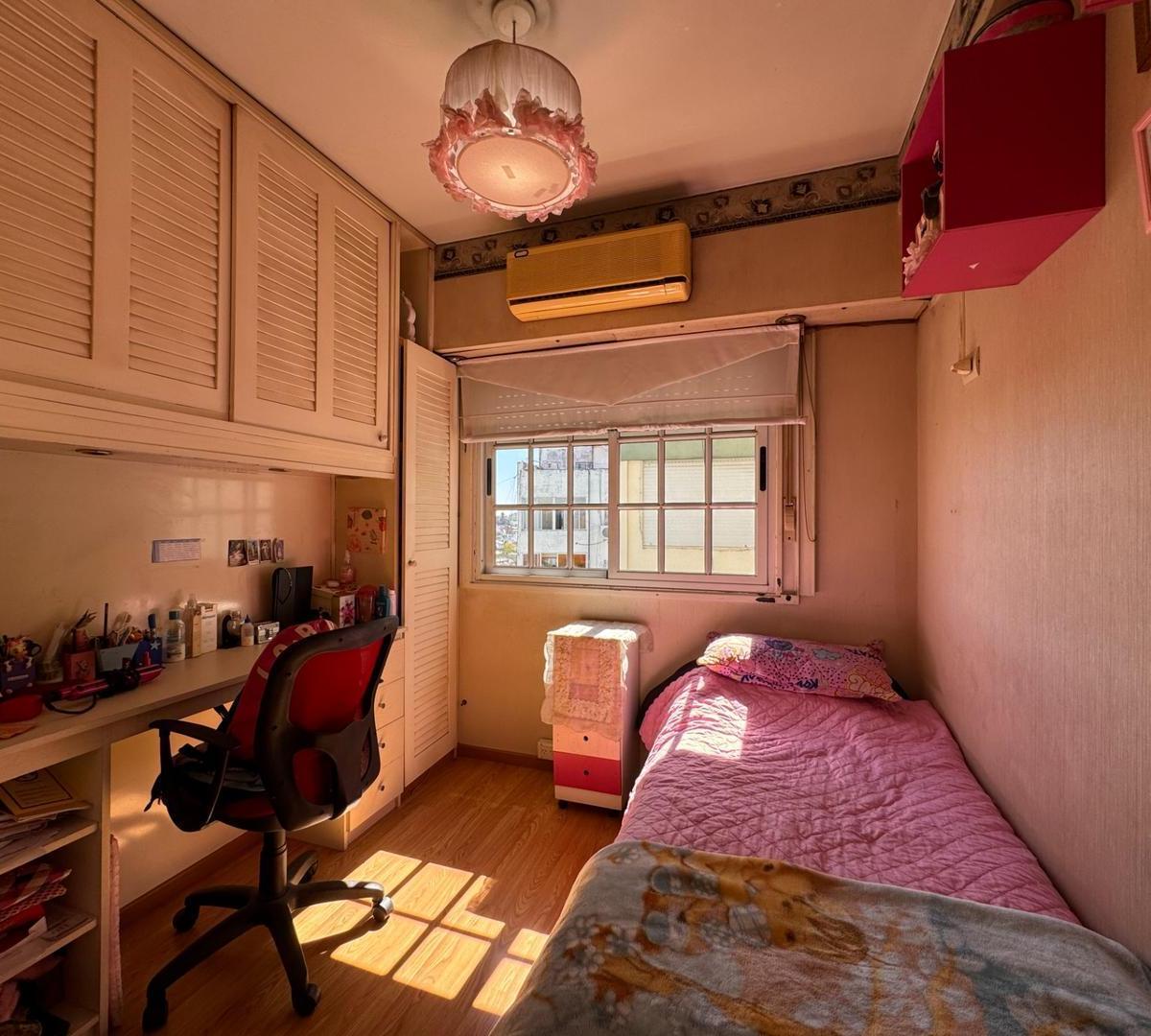 4 Ambientes con Balcón Terraza y Dos Baños. 4