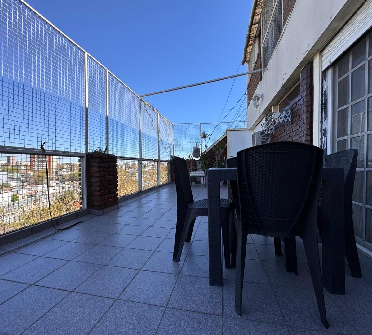 4 Ambientes con Balcón Terraza y Dos Baños. 5