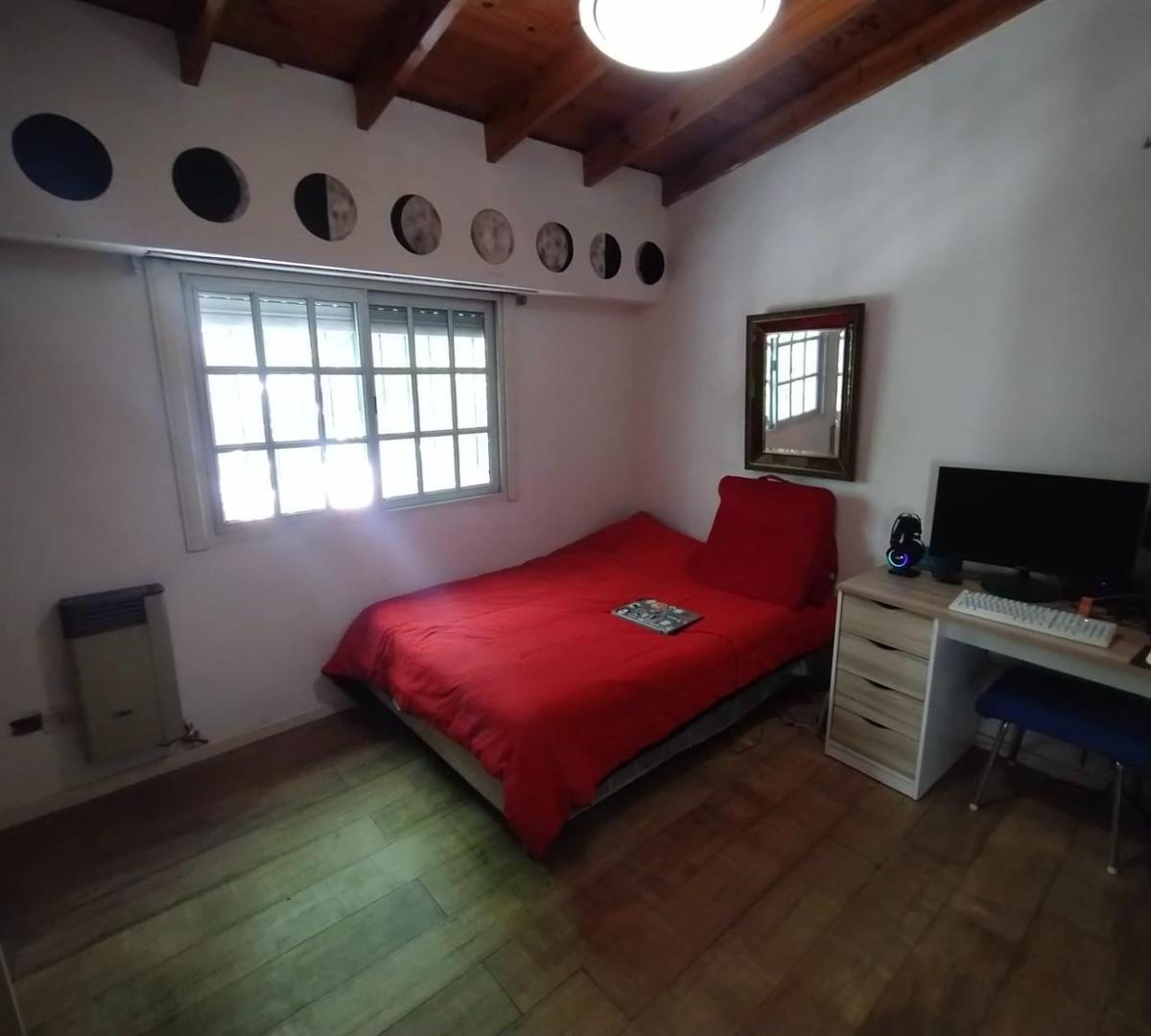 3 Ambientes en Duplex con Balcón y Dos Baños. 4