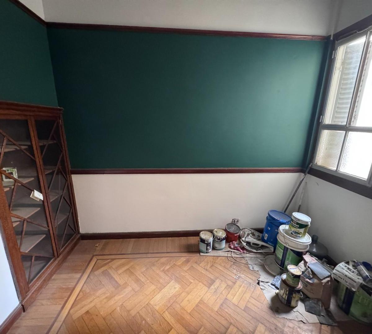 LOCAL COMERCIAL EN PRIMER PISO AL FRENTE. - SIN EXPENSAS.