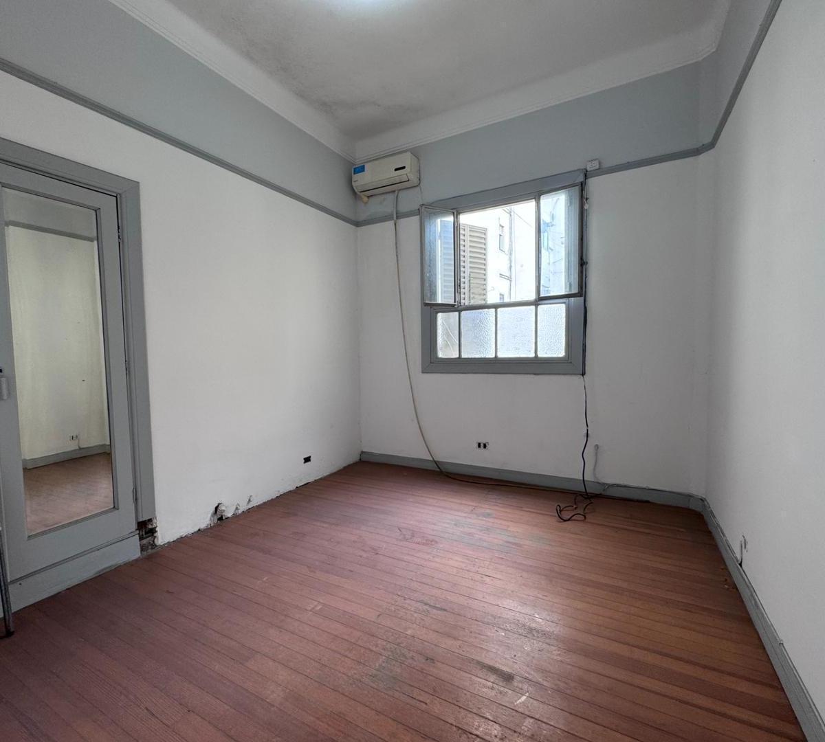 Foto de LOCAL COMERCIAL EN PRIMER PISO AL FRENTE. - SIN EXPENSAS., imagen 5